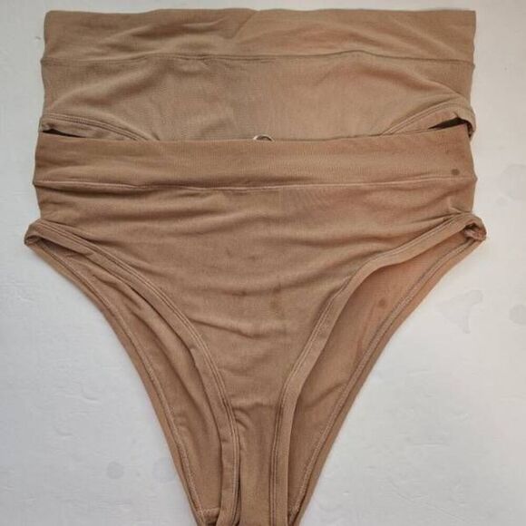 2 pair SKIMS panty Nwt - Picture 1 of 11